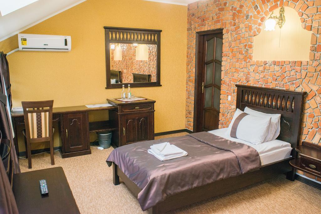Sapsan Hotel Ternopil Phòng bức ảnh