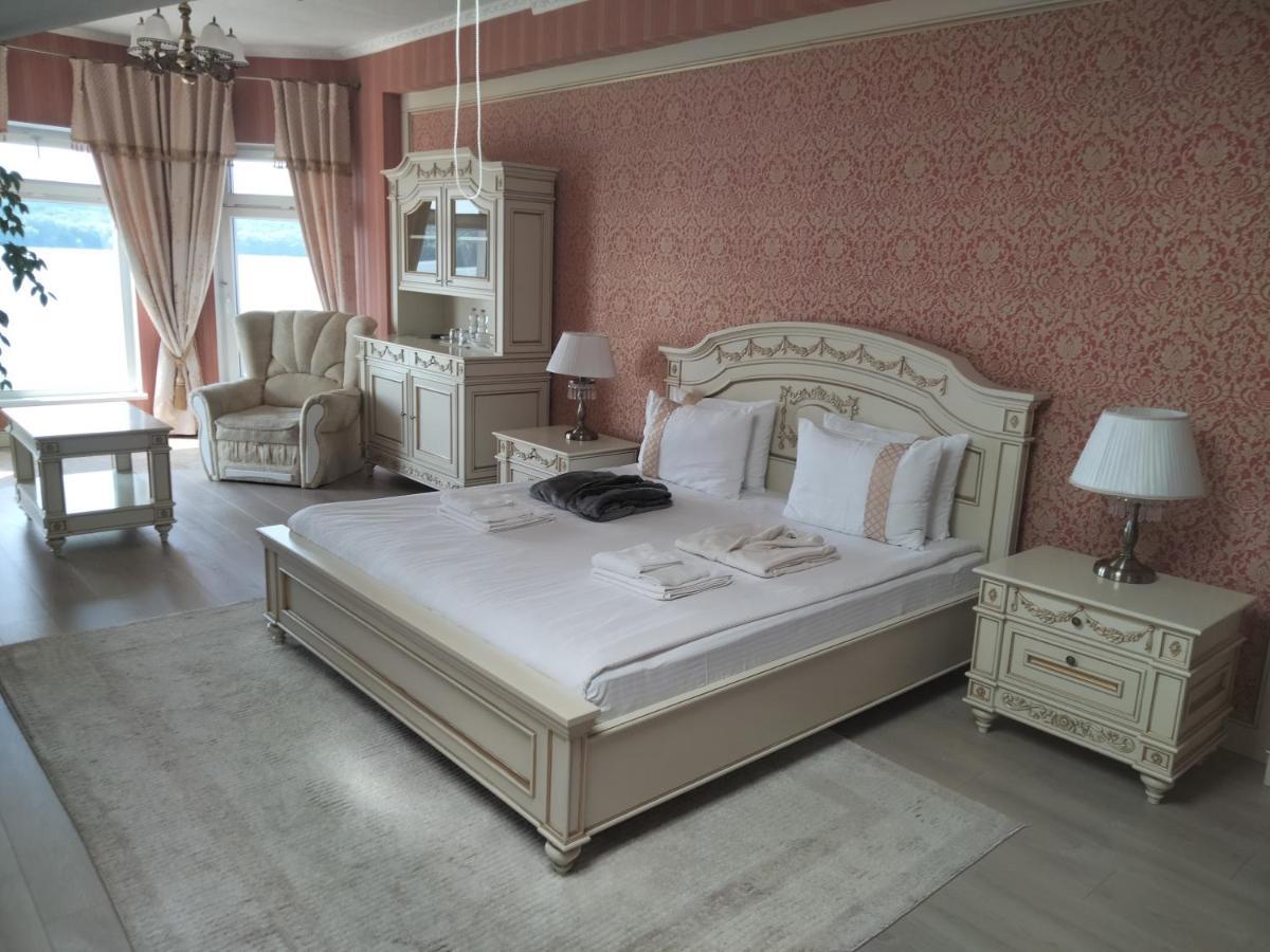 Sapsan Hotel Ternopil Ngoại thất bức ảnh