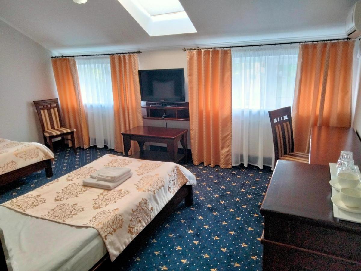 Sapsan Hotel Ternopil Ngoại thất bức ảnh