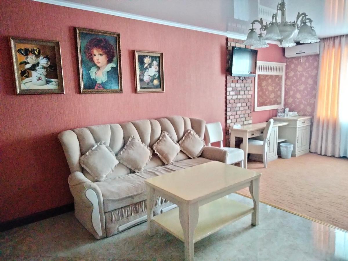 Sapsan Hotel Ternopil Ngoại thất bức ảnh