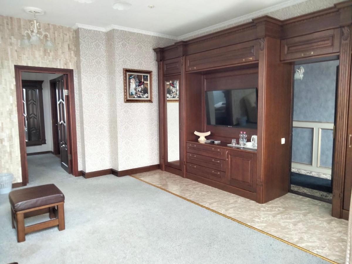 Sapsan Hotel Ternopil Ngoại thất bức ảnh