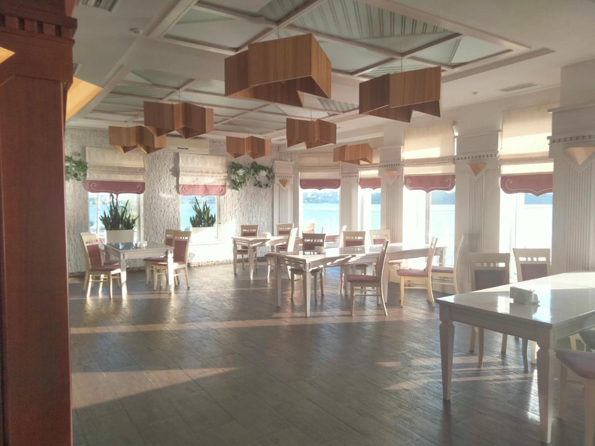 Sapsan Hotel Ternopil Ngoại thất bức ảnh