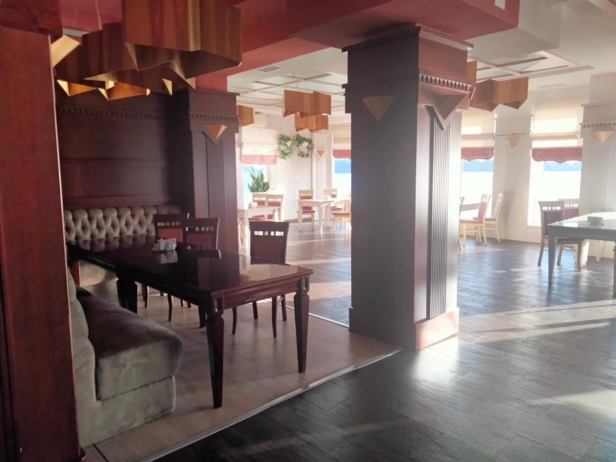 Sapsan Hotel Ternopil Ngoại thất bức ảnh
