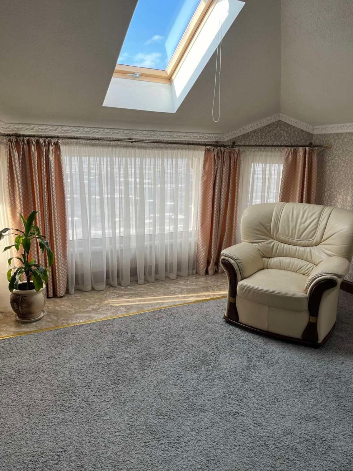Sapsan Hotel Ternopil Phòng bức ảnh