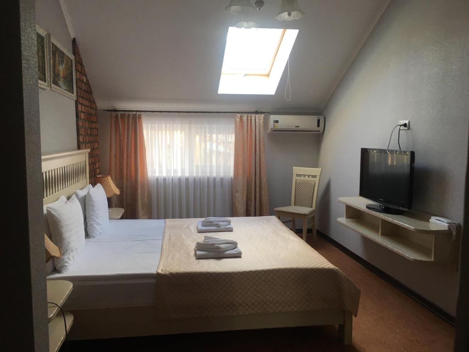 Sapsan Hotel Ternopil Ngoại thất bức ảnh