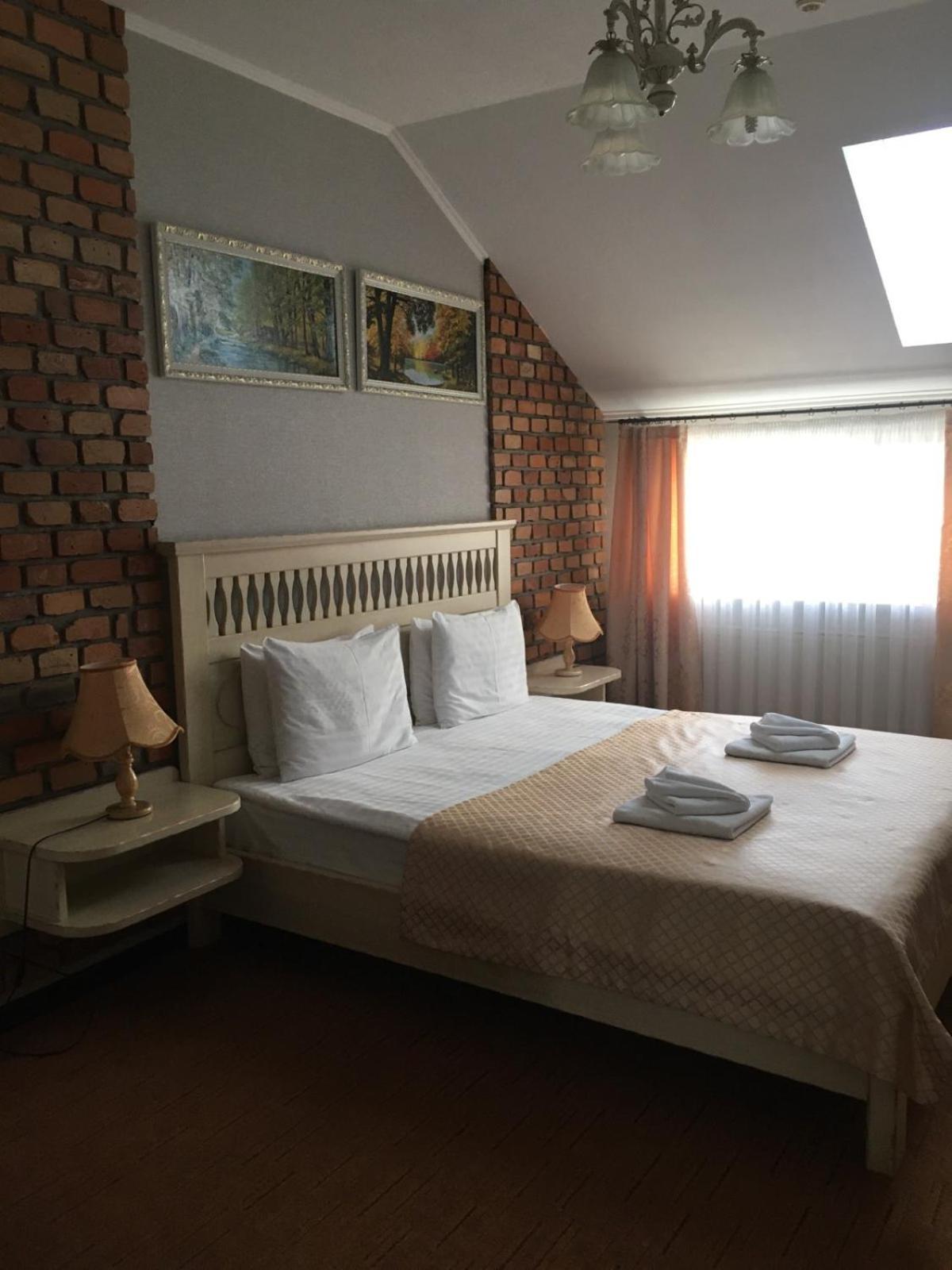 Sapsan Hotel Ternopil Ngoại thất bức ảnh
