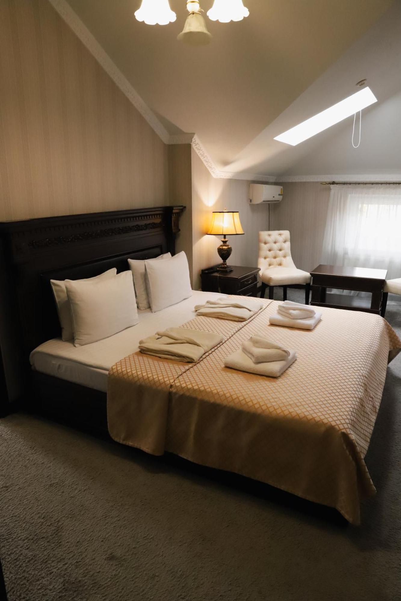 Sapsan Hotel Ternopil Ngoại thất bức ảnh