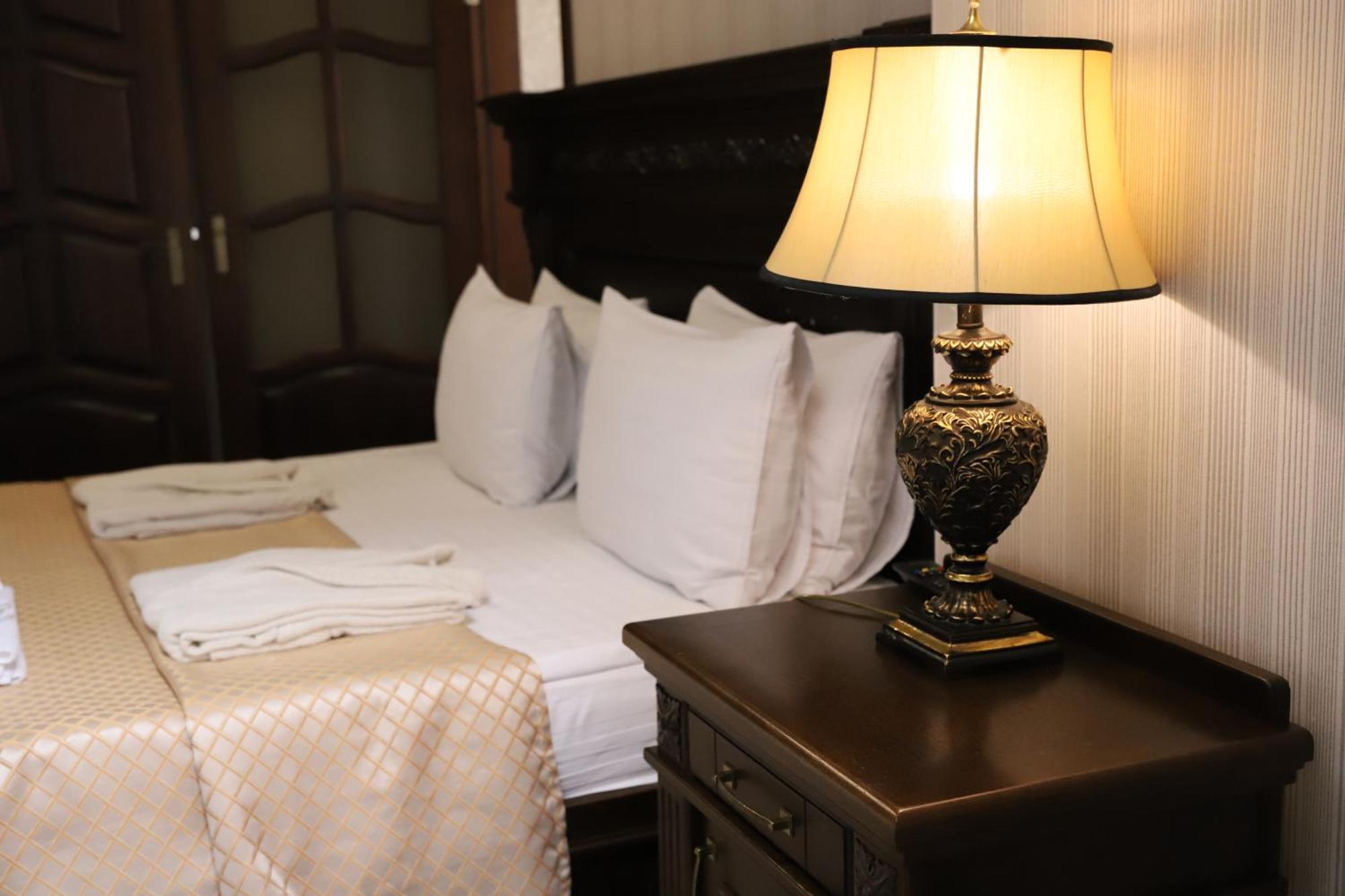 Sapsan Hotel Ternopil Ngoại thất bức ảnh