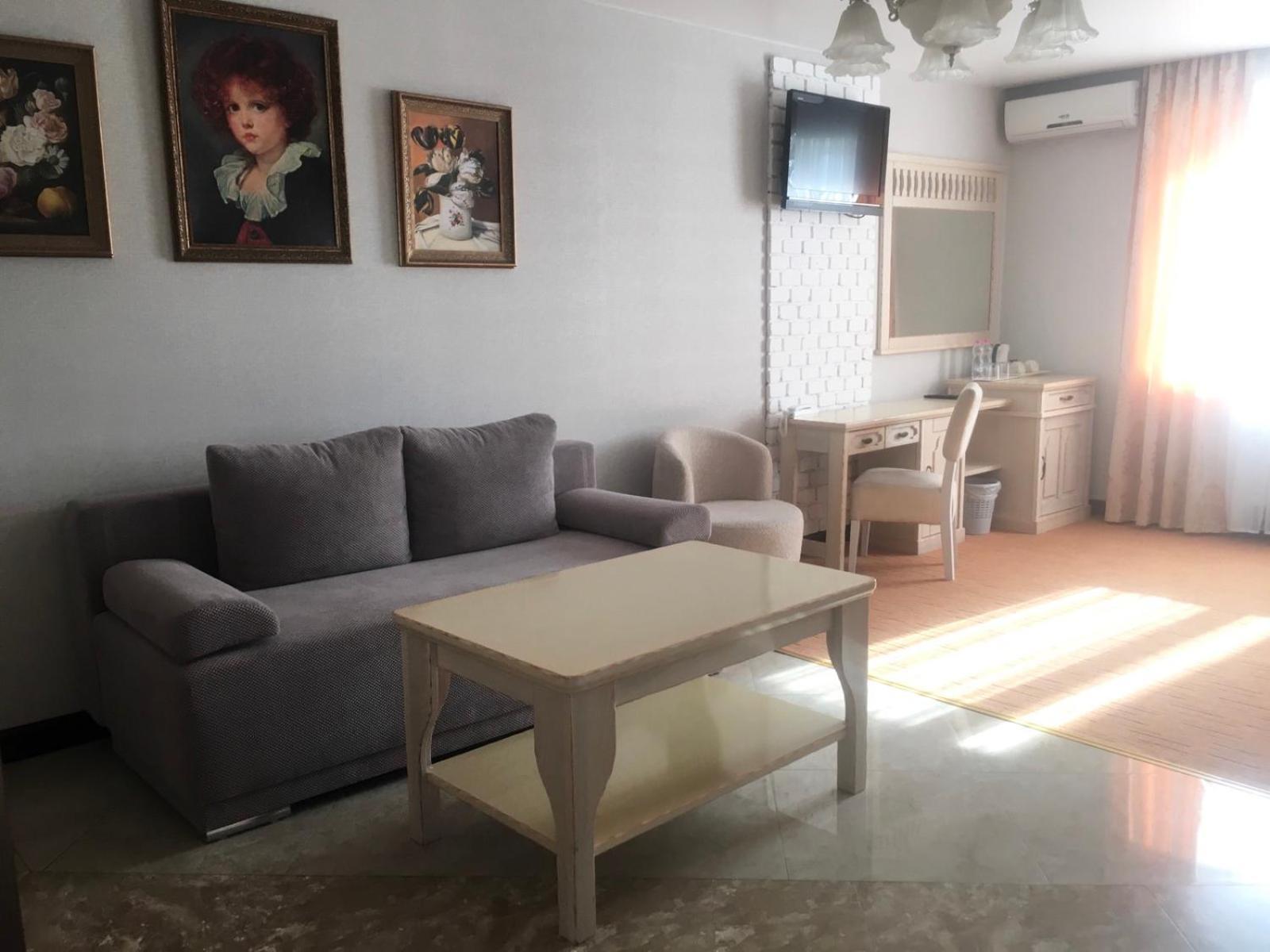 Sapsan Hotel Ternopil Ngoại thất bức ảnh