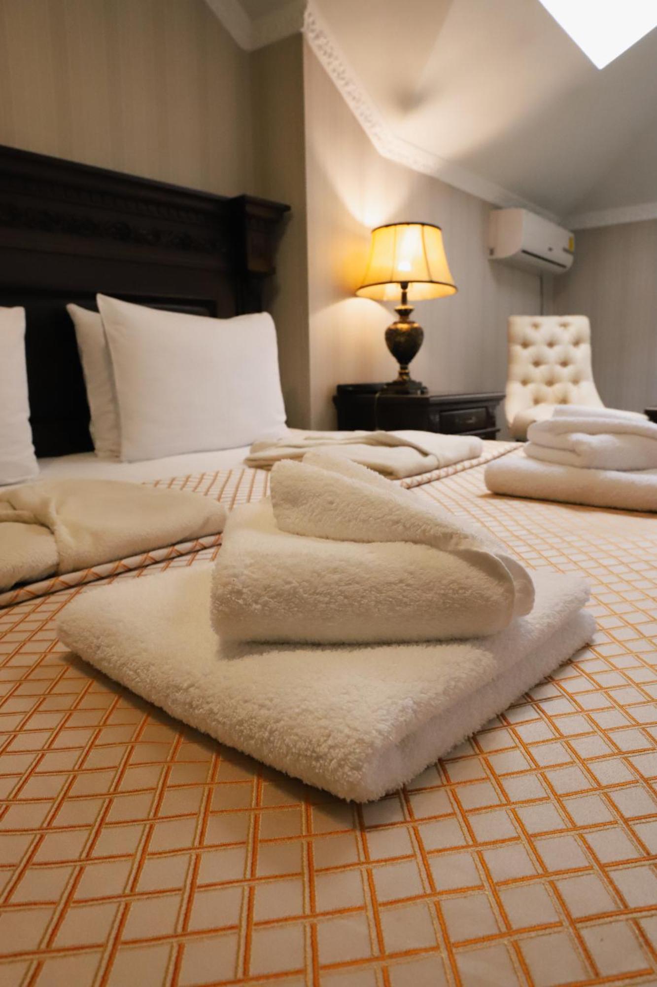 Sapsan Hotel Ternopil Ngoại thất bức ảnh