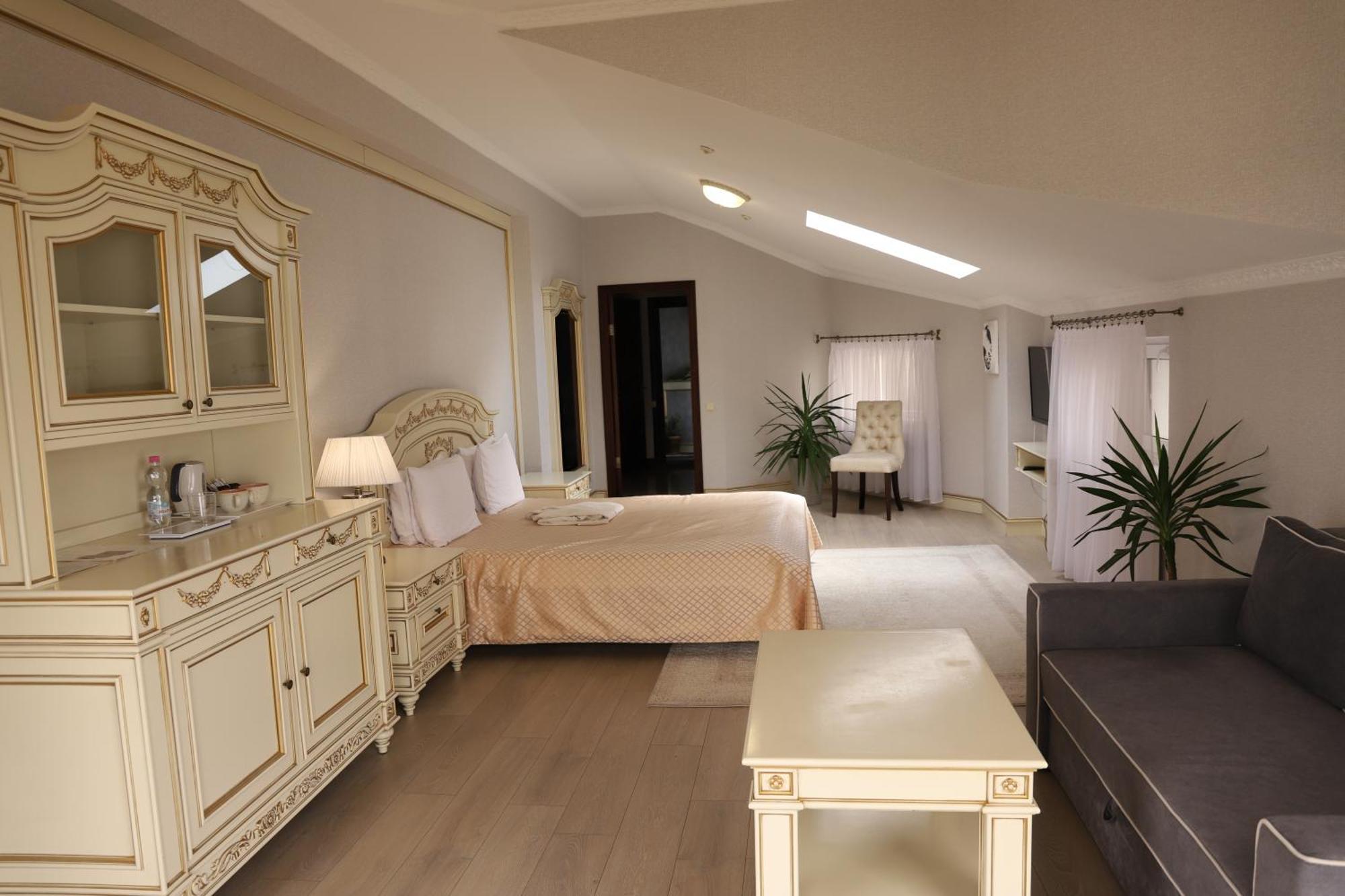 Sapsan Hotel Ternopil Ngoại thất bức ảnh