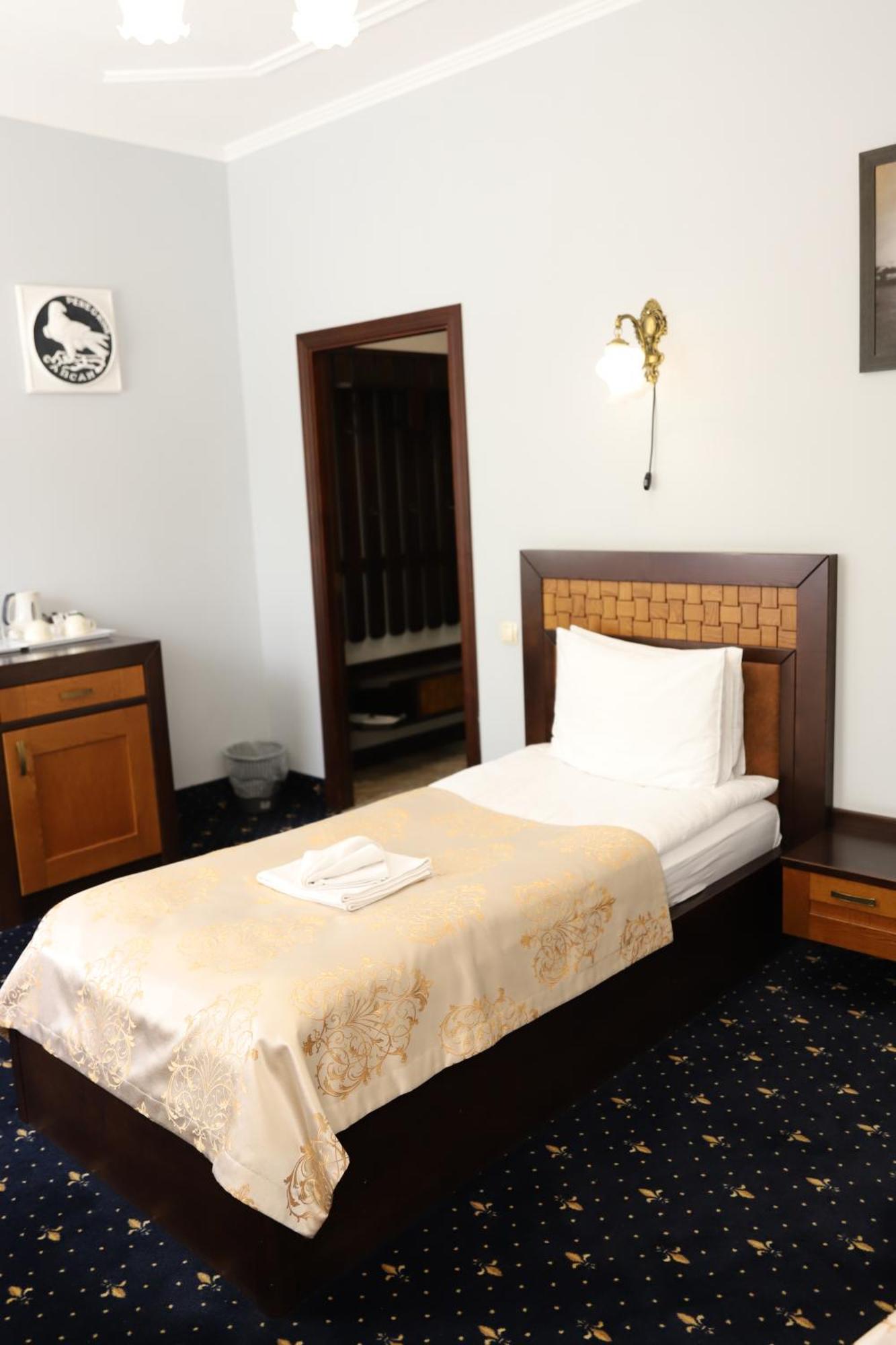 Sapsan Hotel Ternopil Ngoại thất bức ảnh
